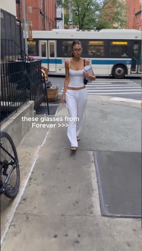 AI avatar videos, example 1, made with Tasy